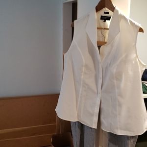Jones NY Collection white sleeveless button down